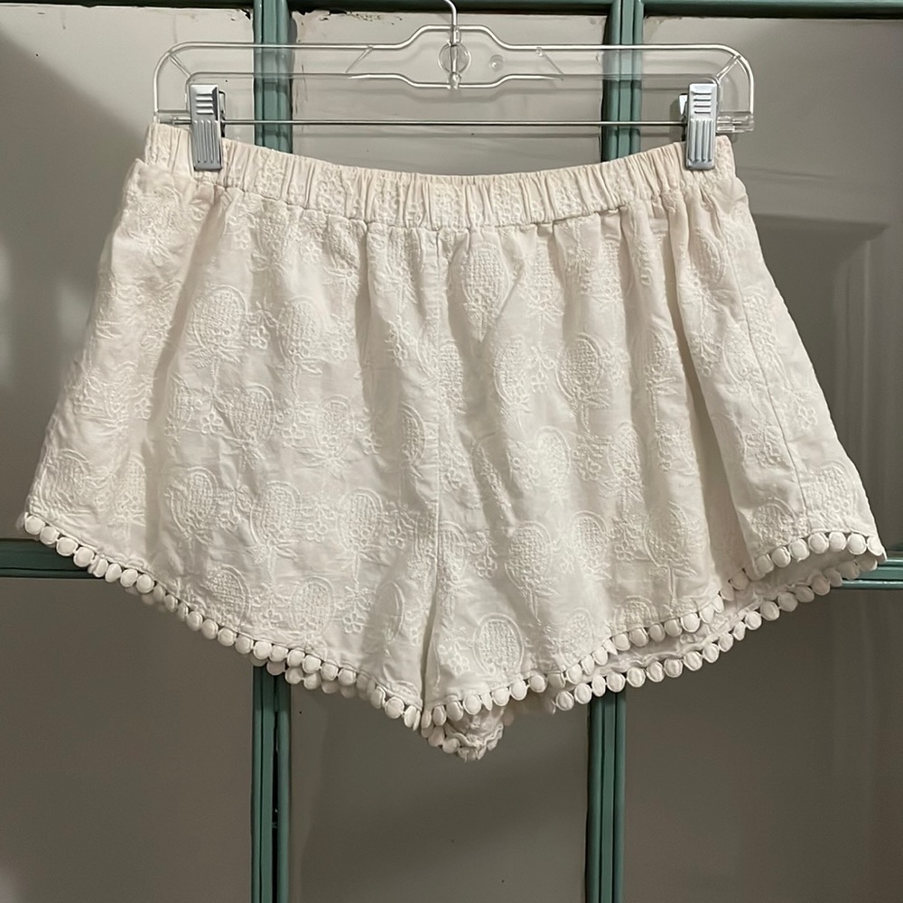 Top Shop White Shorts, Size Medium